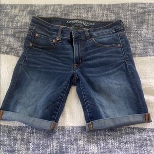 Skinny denim Bermuda shorts!
